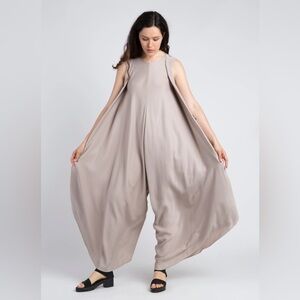 Kaarem Iris Overlap Shoulder Onesie Jumpsuit jumper Rẻ Quạt Cafe Sua Sz Small S